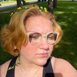 Meet your Posher, Olivia